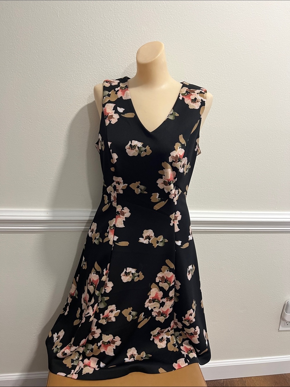 White House Black Market Black Floral V-Neck Midi Dress
